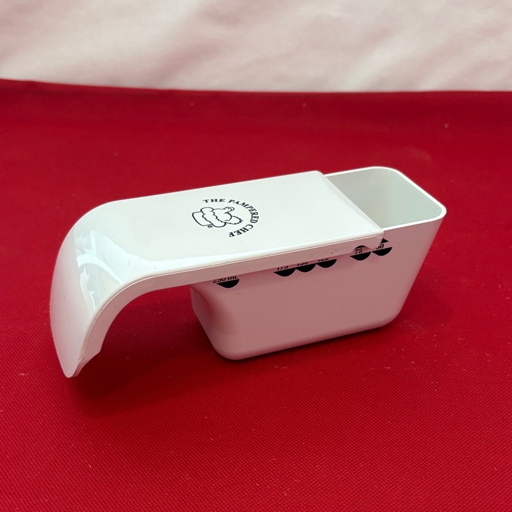 Pampered Chef Measuring Cup 1/4 to 1 Cup Adjustable Scoop Slide Dry # 2185